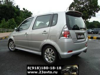 2003 Daihatsu YRV Pictures