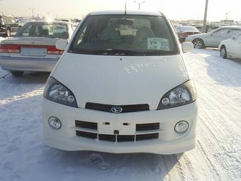 2003 Daihatsu YRV Photos