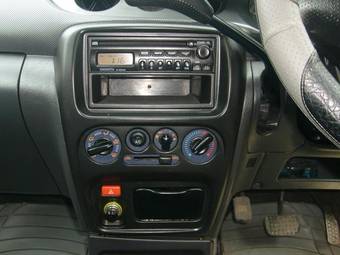 2003 Daihatsu YRV For Sale