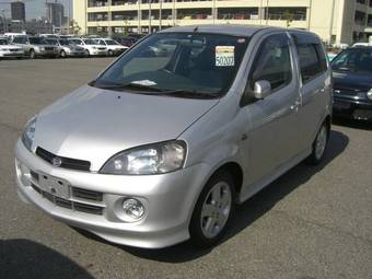 2003 Daihatsu YRV For Sale