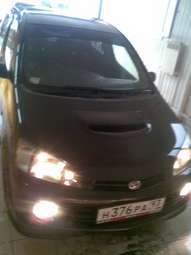 Daihatsu YRV