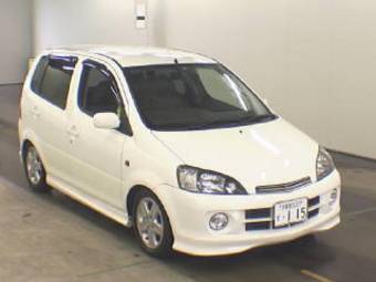 2004 Daihatsu YRV Pictures