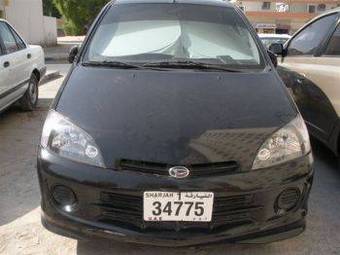 2005 Daihatsu YRV Photos