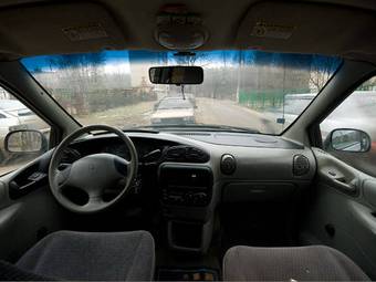 1999 Dodge Caravan Photos