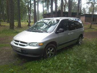 2000 Dodge Caravan Photos