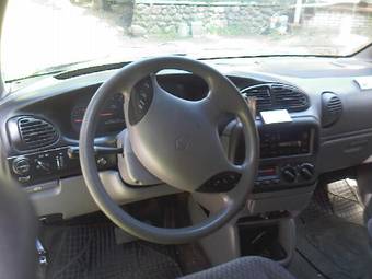 2000 Dodge Caravan Photos