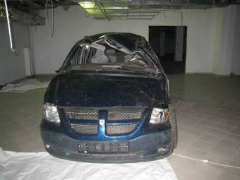 2002 Dodge Caravan Photos