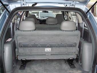 2004 Dodge Caravan Photos