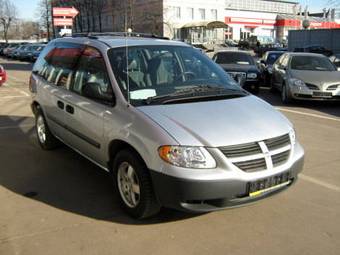 2004 Dodge Caravan Photos