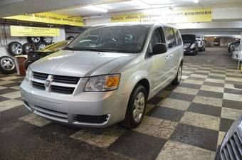 2010 Dodge Caravan Photos