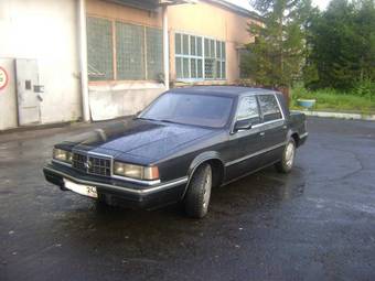 1990 Dodge Dynasty Photos