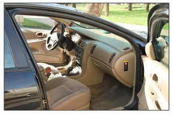 2004 Dodge Intrepid Photos