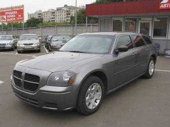 2004 Dodge Magnum Pictures