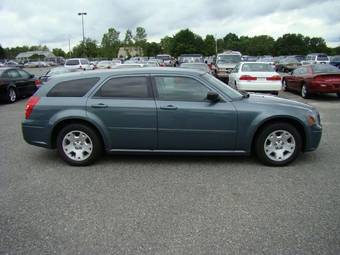 2005 Dodge Magnum Photos