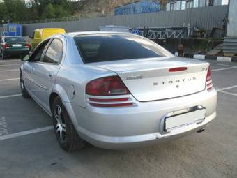 2001 Dodge Stratus Photos