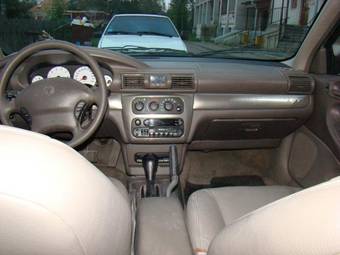 2002 Dodge Stratus Photos