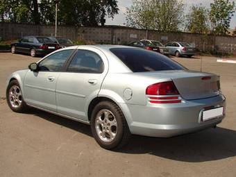 2002 Dodge Stratus Photos