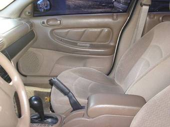 2003 Dodge Stratus Photos