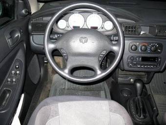 2003 Dodge Stratus Photos