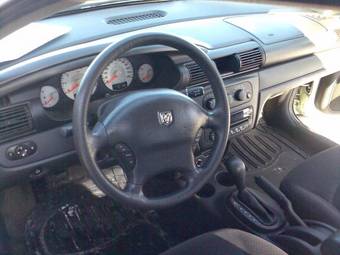 2004 Dodge Stratus Photos