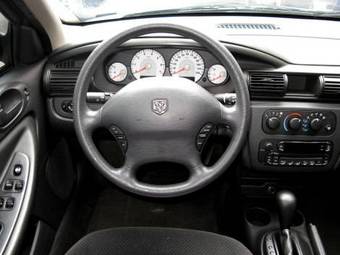 2004 Dodge Stratus Photos