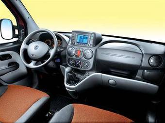 2009 Fiat Doblo Photos