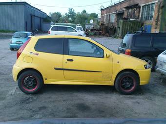 2000 Fiat Punto Pictures