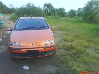 2002 Fiat Punto Images