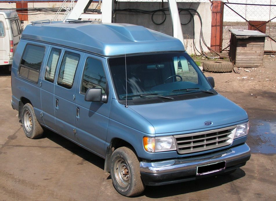 Купить дизельный форд. Ford Econoline 1992. Ford Econoline 1992 van. Ford Econoline 2000. Ford e-350 1992.