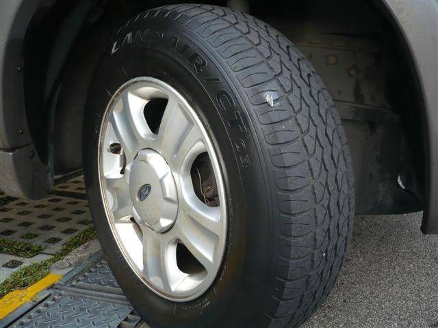 2003 Ford Escape