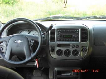 2003 Ford Escape Photos