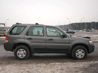 2004 Ford Escape Photos