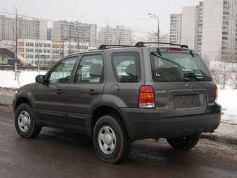 2004 Ford Escape Photos