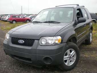 2004 Ford Escape Photos