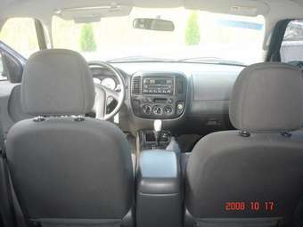 2004 Ford Escape Images