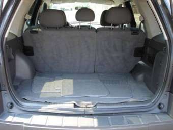 2004 Ford Escape Images