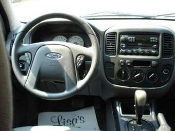2004 Ford Escape Pictures