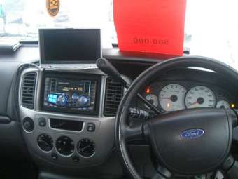 2004 Ford Escape Photos