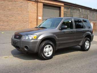 2004 Ford Escape Images