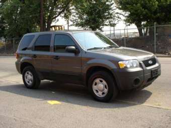 2004 Ford Escape Pictures