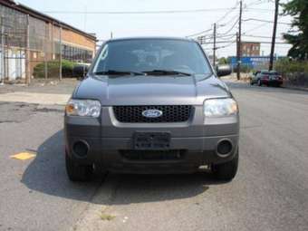 2004 Ford Escape Photos