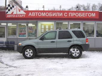2004 Ford Escape Photos
