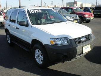 2004 Ford Escape Pictures