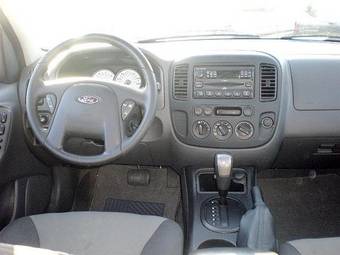 2004 Ford Escape Photos