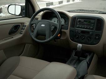 2004 Ford Escape Photos