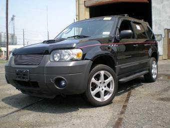 2004 Ford Escape Photos