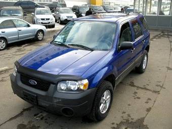 2004 Ford Escape Photos