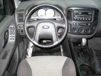 2004 Ford Escape Pictures