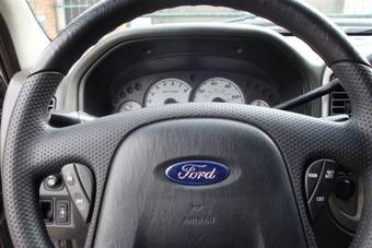 2004 Ford Escape Pictures