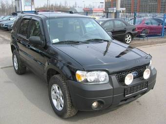 2004 Ford Escape Photos